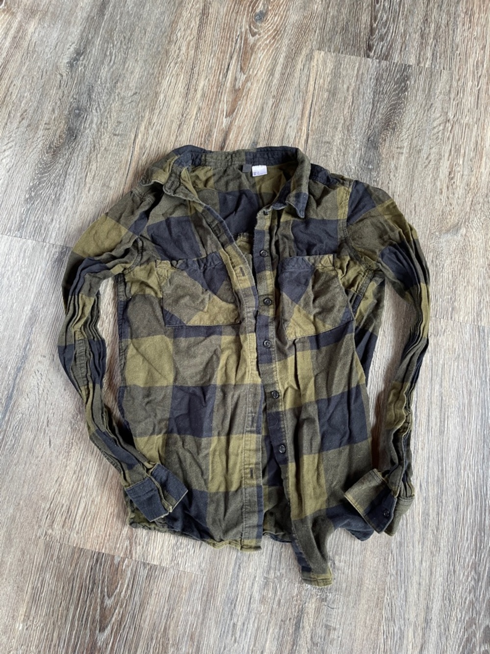 H&M DIVIDED Olive & Black Plaid Button-Up Shirt